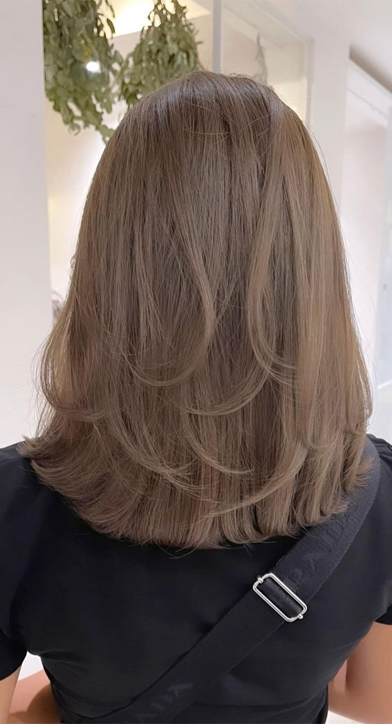 Collarbone Layered Bob Back View — Medium Length Winter Haircuts
