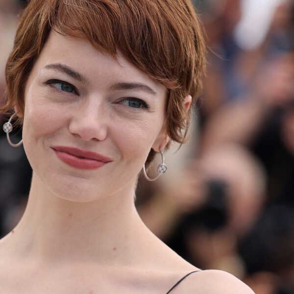 Light Brown Layered Bob with Textured Bangs Light Brown Layered Bob with Textured Bangs β Winter Haircuts for Women