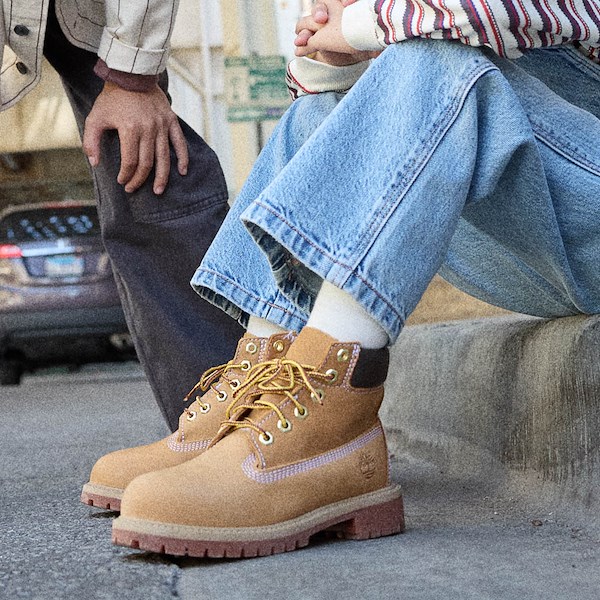 Yellow Laces and Pink Accents: Playful Details on Tan Boots — Timberland Boots Outfits