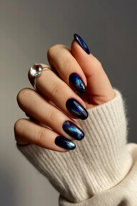 Smoky Grey Cat-Eye Chrome Border Nails Smoky Grey Cat-Eye Chrome Border Nails β Classy New Years Nails 2027