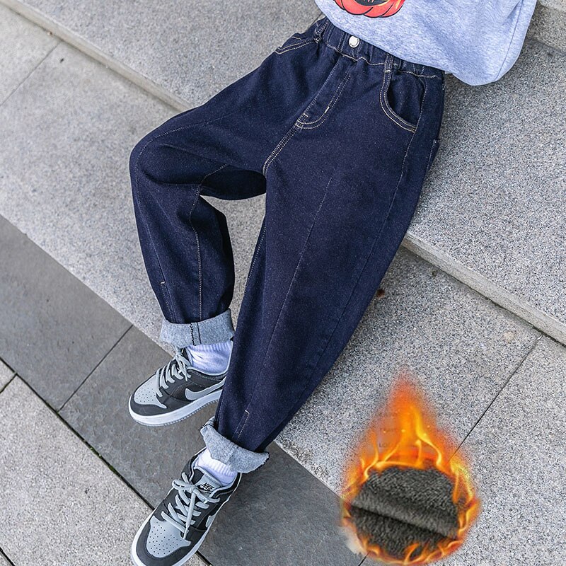 Dark Wash Jeans with Visible Fleece Lining for Warmth Dark Wash Jeans with Visible Fleece Lining for Warmth β Winter Outfits for Kids
