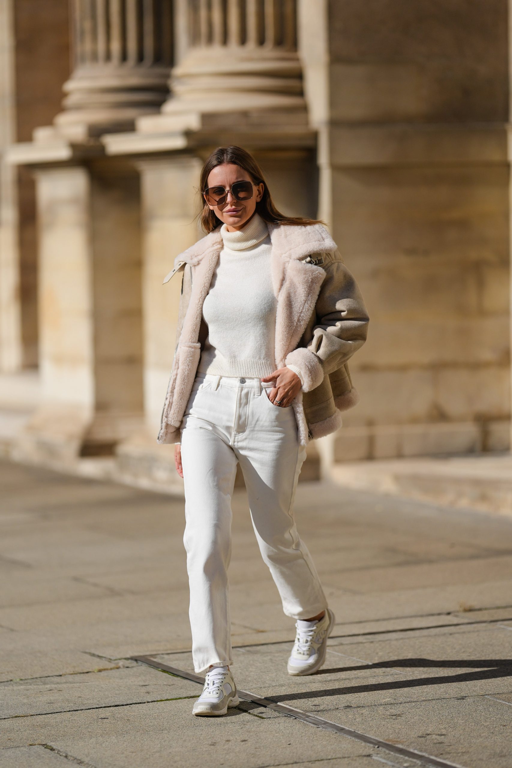 All-White Shearling Jacket Ensemble for a Bright Winter Look All-White Shearling Jacket Ensemble for a Bright Winter Look β Nashville Winter Outfits