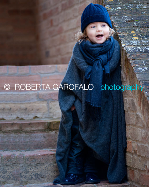 Grey Knit Poncho and Navy Blue Scarf for Cozy Winter Photos Grey Knit Poncho and Navy Blue Scarf for Cozy Winter Photos β Winter Photoshoot Outfits