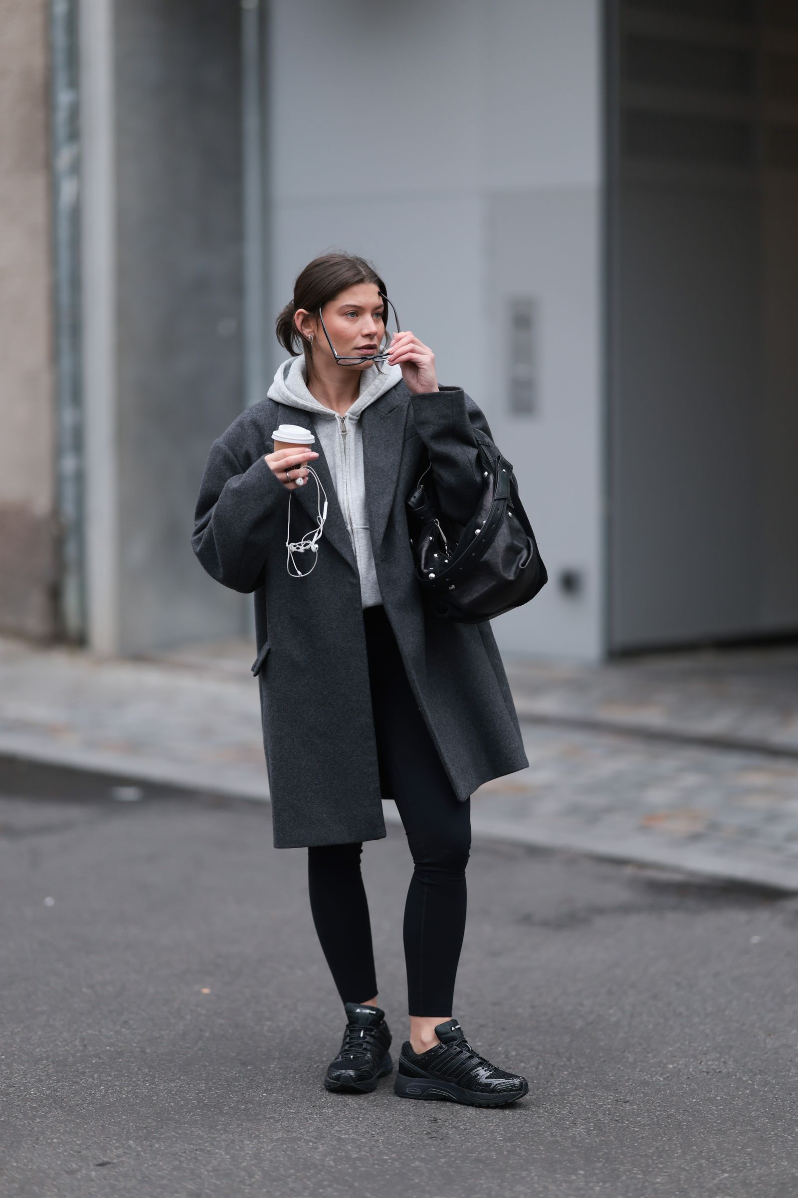 Wide-Leg Trousers and White Sneakers with a Bright Green Handbag — Winter Outfits with Sneakers