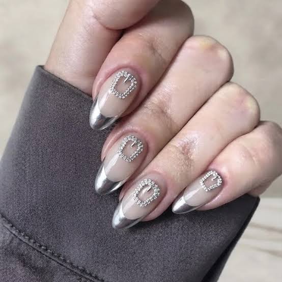 Pale Pink Snowflake Rhinestone Nails Pale Pink Snowflake Rhinestone Nails β Winter Rhinestone Nails