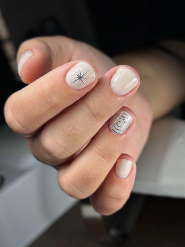 Glossy Visual Idea — Winter Nail Colors for Short Nails