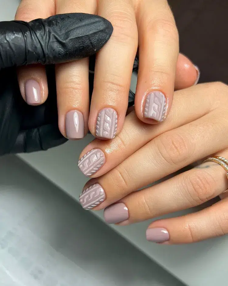 Neutral Taupe With Lighter Taupe Pattern Visual Idea Neutral Taupe With Lighter Taupe Pattern Visual Idea β Winter Squoval Nails