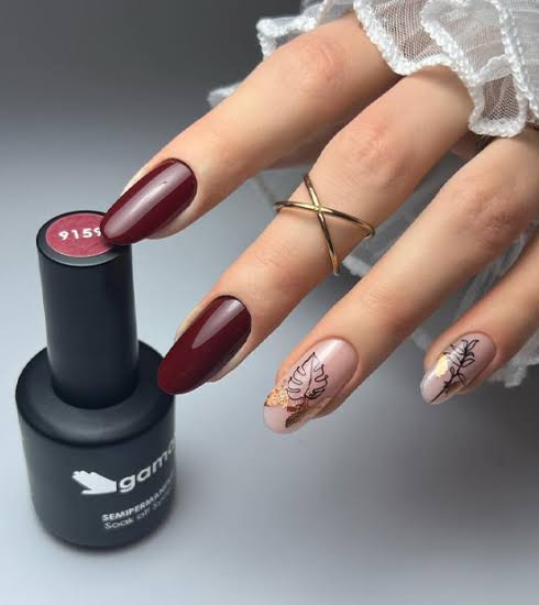 Leaf Motif On Accent Nails Visual Idea — Baddie Winter Nails