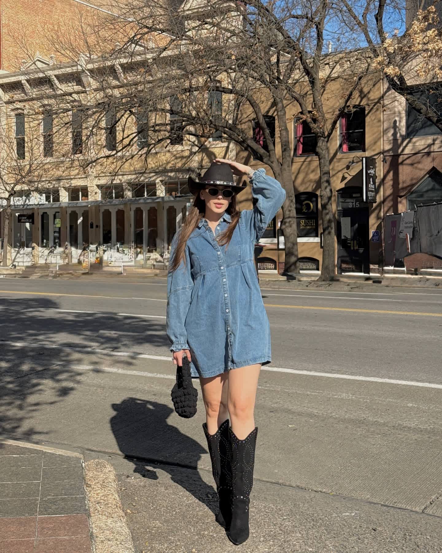 Denim Shirt Dress with Cowboy Boots and Hat for a Nashville Day Denim Shirt Dress with Cowboy Boots and Hat for a Nashville Day β Nashville Winter Outfits