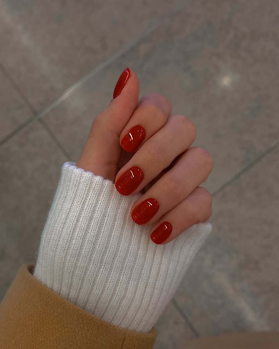 Classic Red Short Oval Nails with Knit — Winter Red Nails
