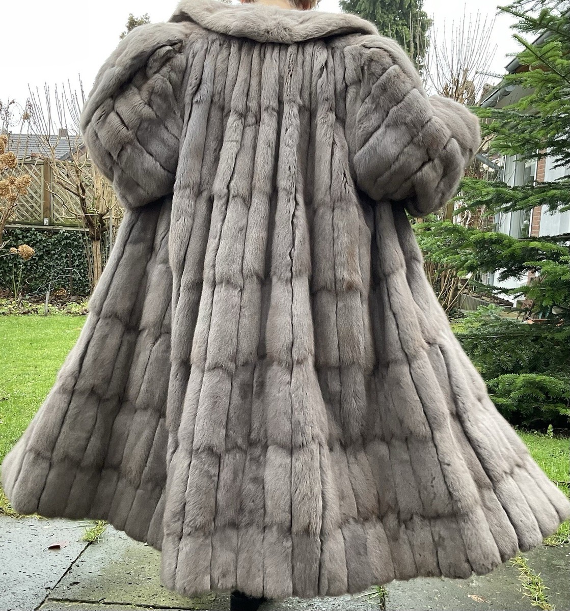 Formal Voluminous Grey Faux Fur Coat: Seasonless Statement — Faux Fur Coat Outfits