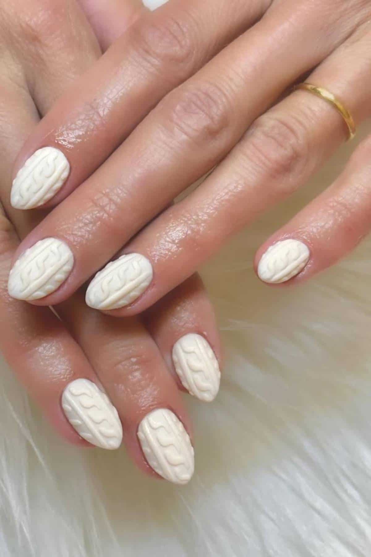 Creamy White All-Over Knit — Sweater Nails