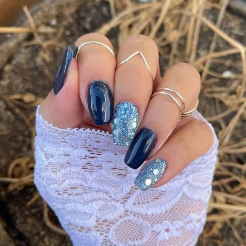 Deep Navy with Light Blue Glitter Accents — Winter Glitter Nails