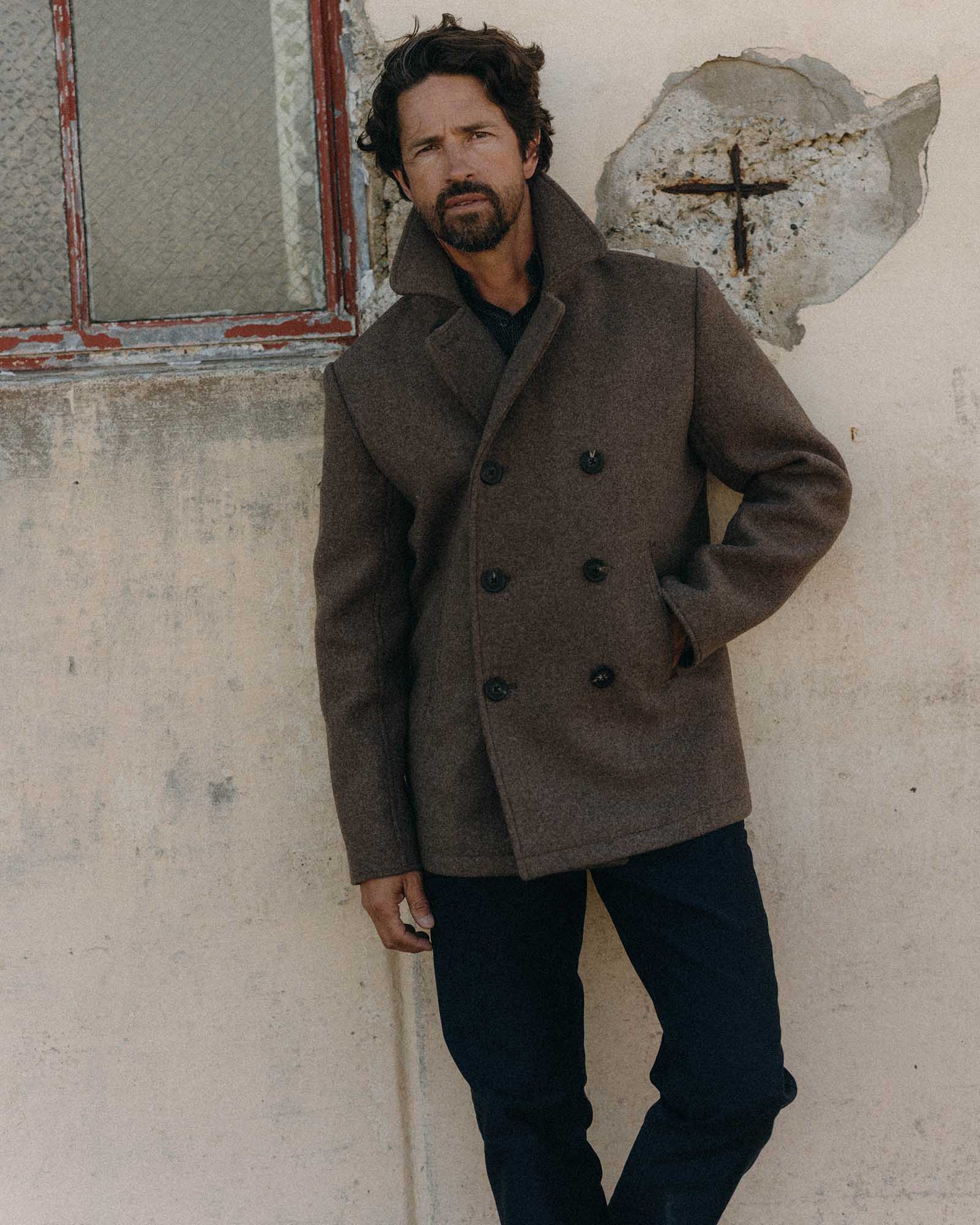 Textured Brown Peacoat with Dark Trousers Textured Brown Peacoat with Dark Trousers β Peacoat Outfits