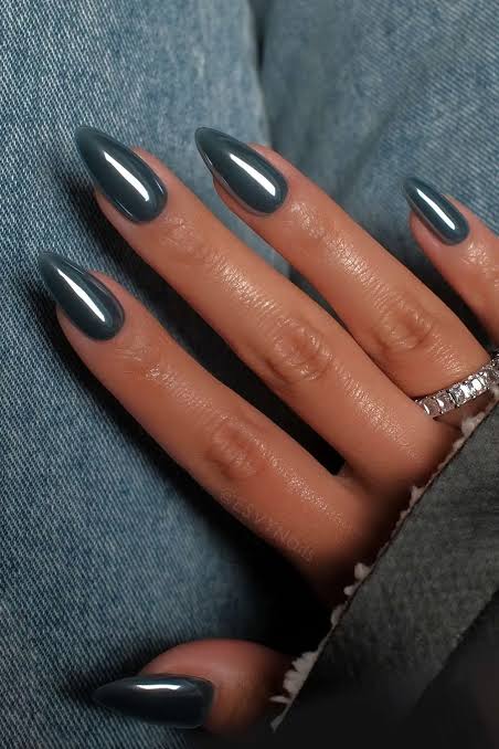 Deep Grey-Blue Chrome Stilettos Deep Grey-Blue Chrome Stilettos β Winter Chrome Nails