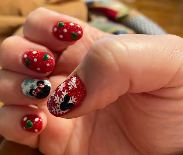 Christmas Disney Visual Idea Christmas Disney Visual Idea β Disney Christmas Nails 2026