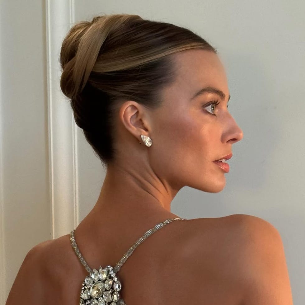 Sleek Twisted Bun Sleek Twisted Bun β Winter Formal Hairstyles