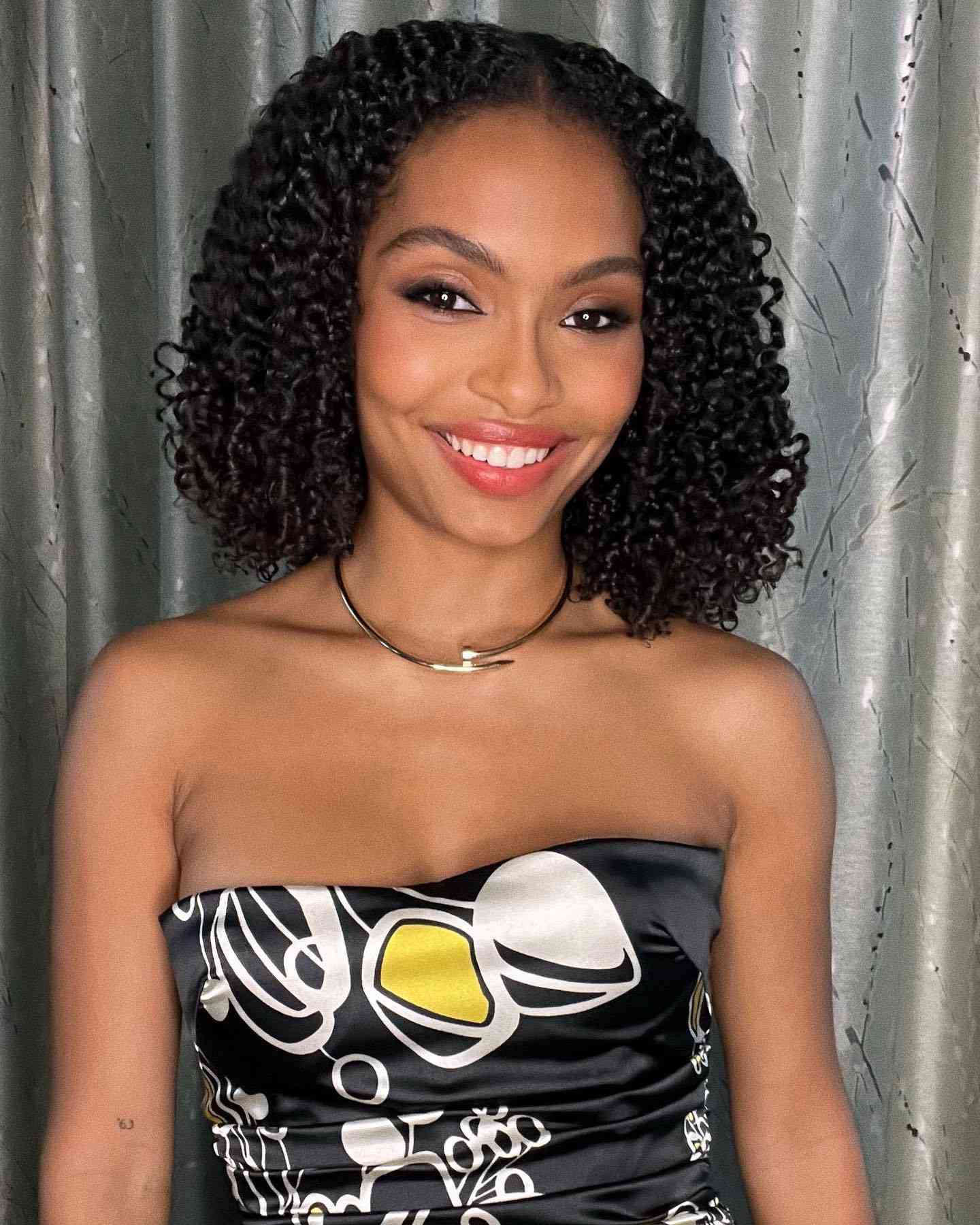 Chin-Length Bob With Defined Curls — Winter Haircuts for Curly Hair