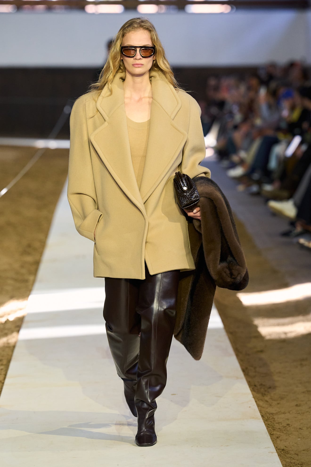 Oversized Elegance: Beige Wool Coat with Faux Leather Pants — Late Winter Outfits