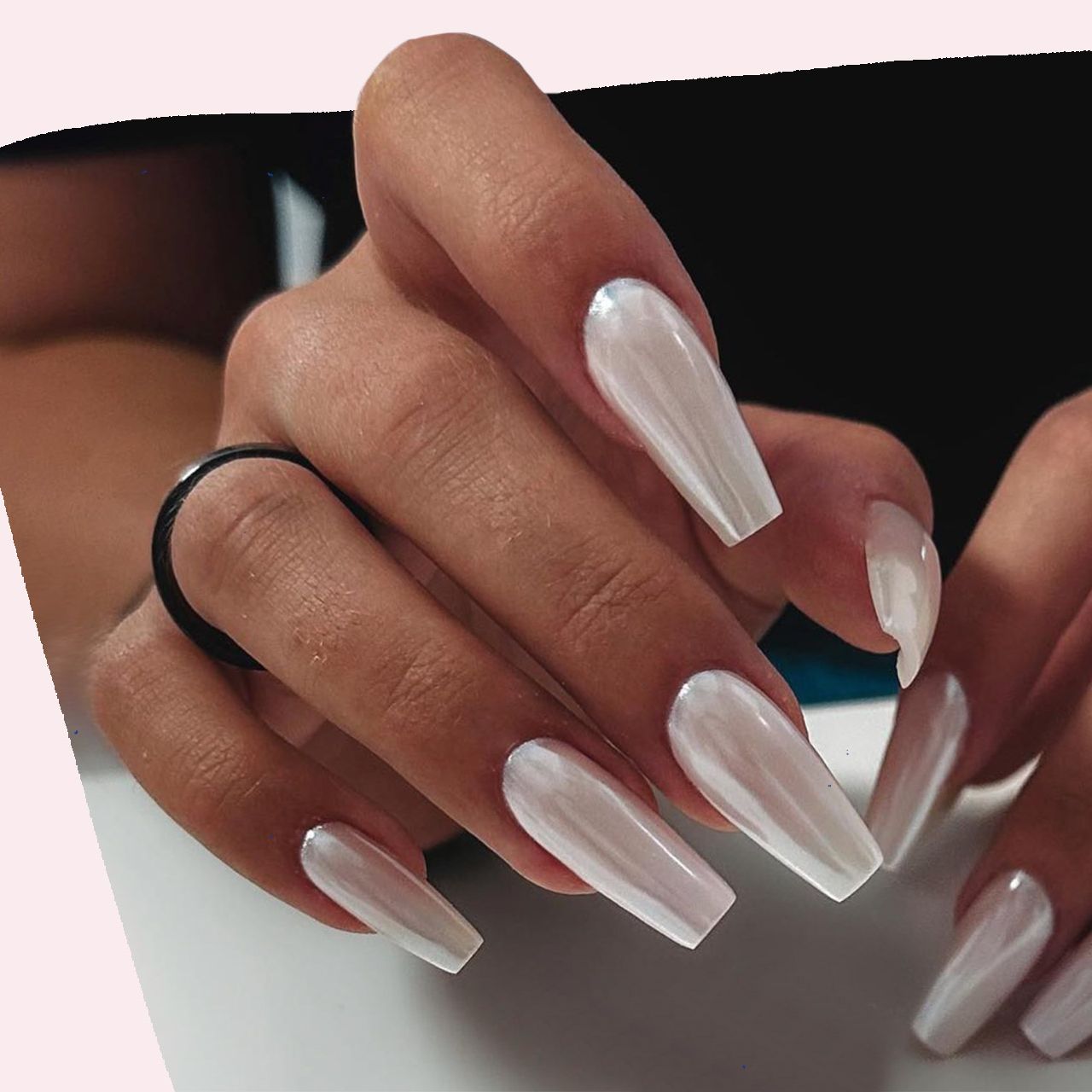 Pearlescent Chrome Coffin Nails Pearlescent Chrome Coffin Nails β Long Winter Coffin Nails