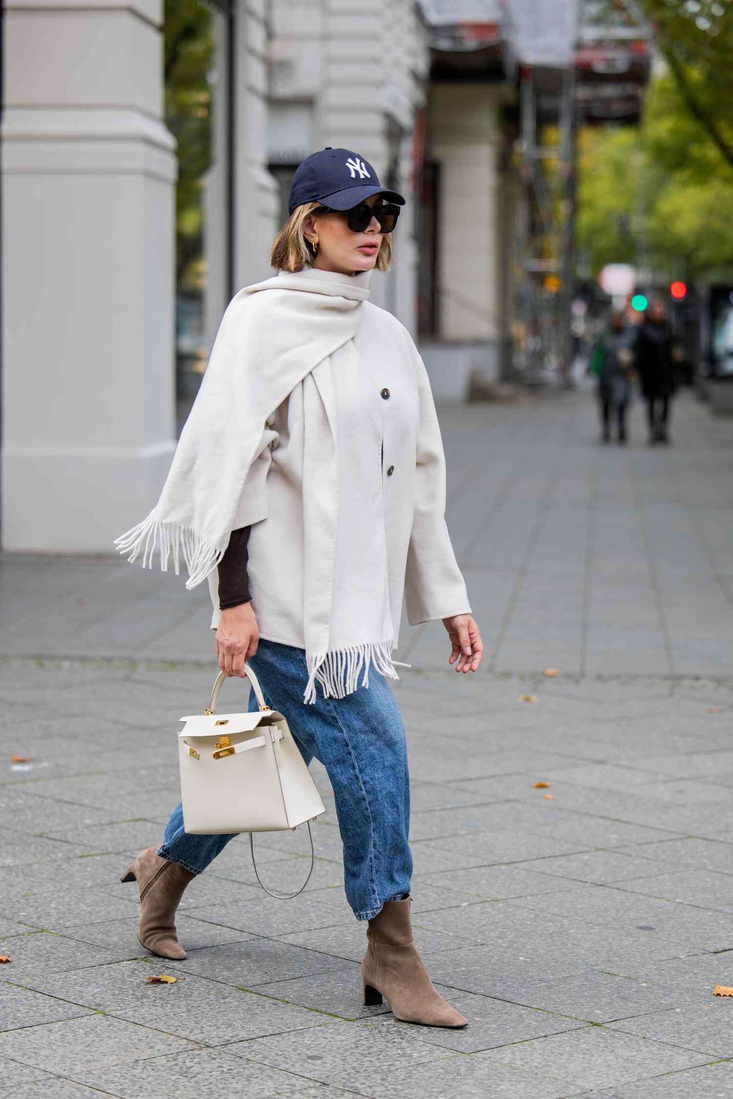 Blue Jeans with Cream Coat, Oversized Scarf, and Baseball Cap Blue Jeans with Cream Coat, Oversized Scarf, and Baseball Cap β Winter Outfits with Jeans