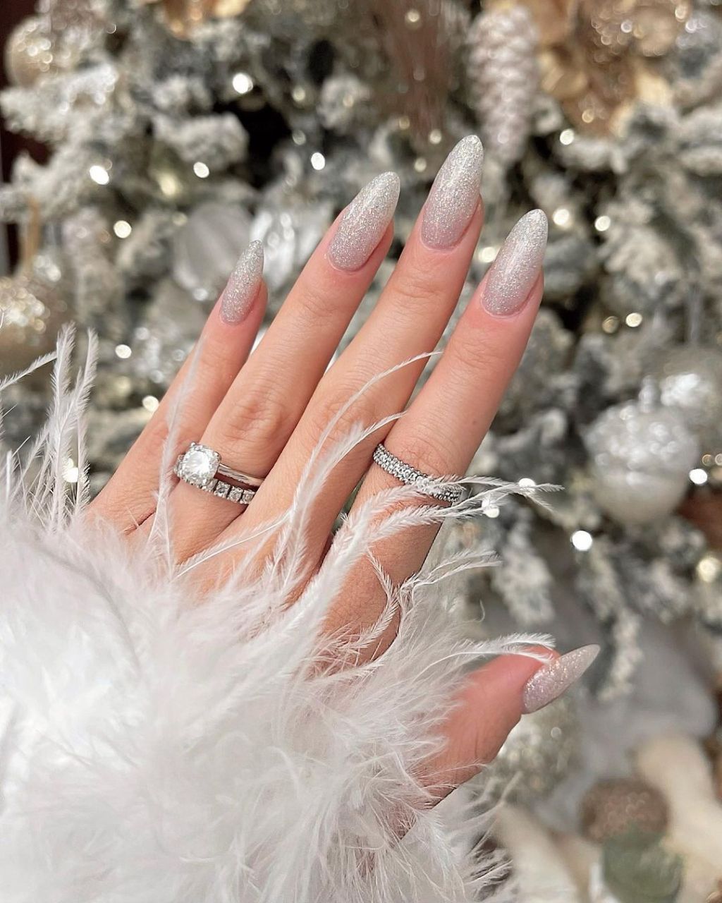 Pale Silver Glitter Nails Pale Silver Glitter Nails β New Years Acrylic Nails 2027