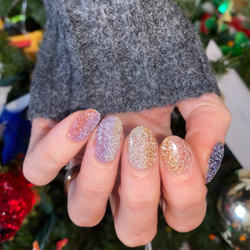 Glitter Gradient Oval Nails Glitter Gradient Oval Nails β Holiday Nails 2026