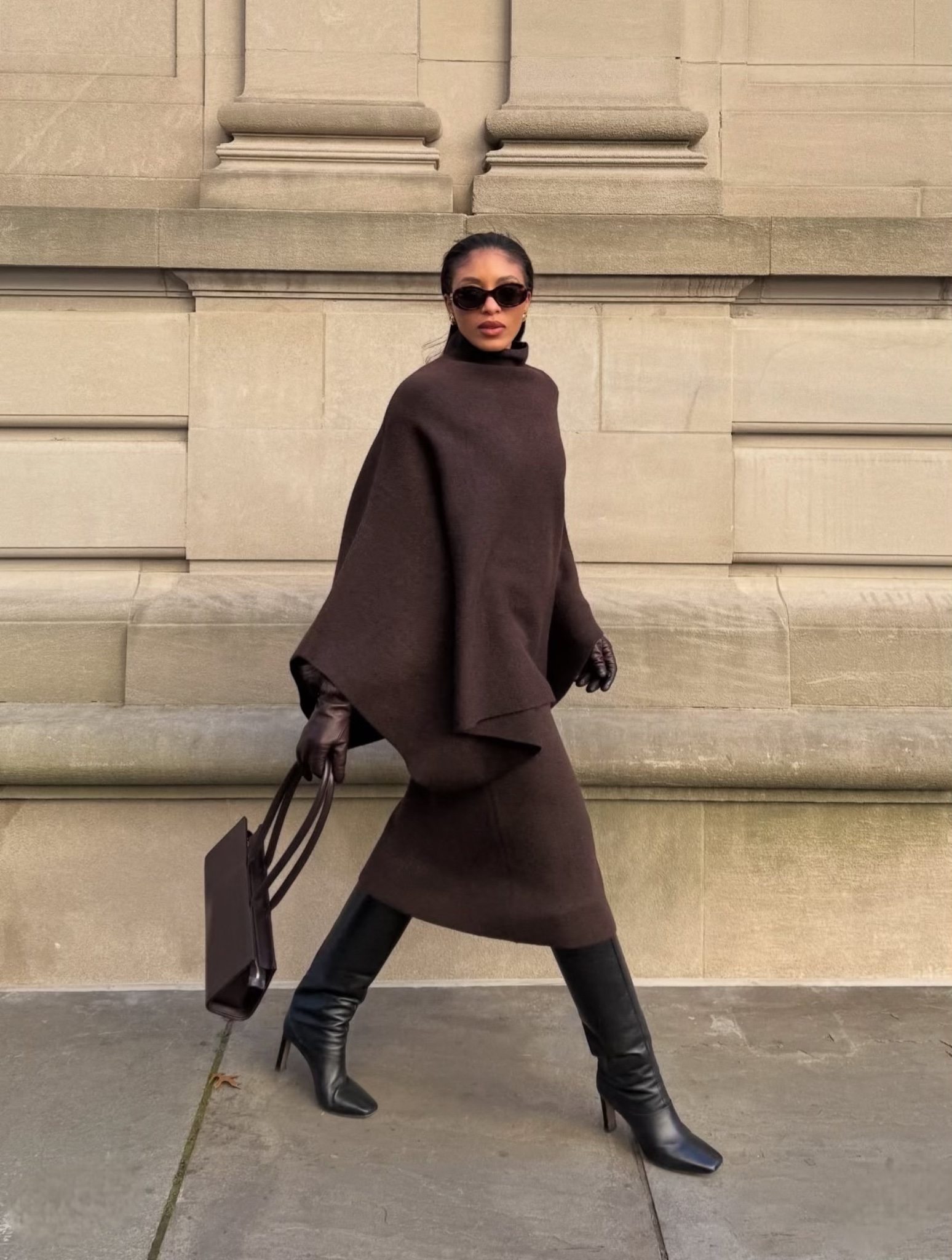 Cozy Elegance: The Knitted Poncho Layer Cozy Elegance: The Knitted Poncho Layer β Winter Capsule Wardrobe