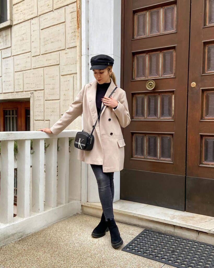 Beige Double-Breasted Coat with Grey Skinny Jeans — Italy Winter Outfits