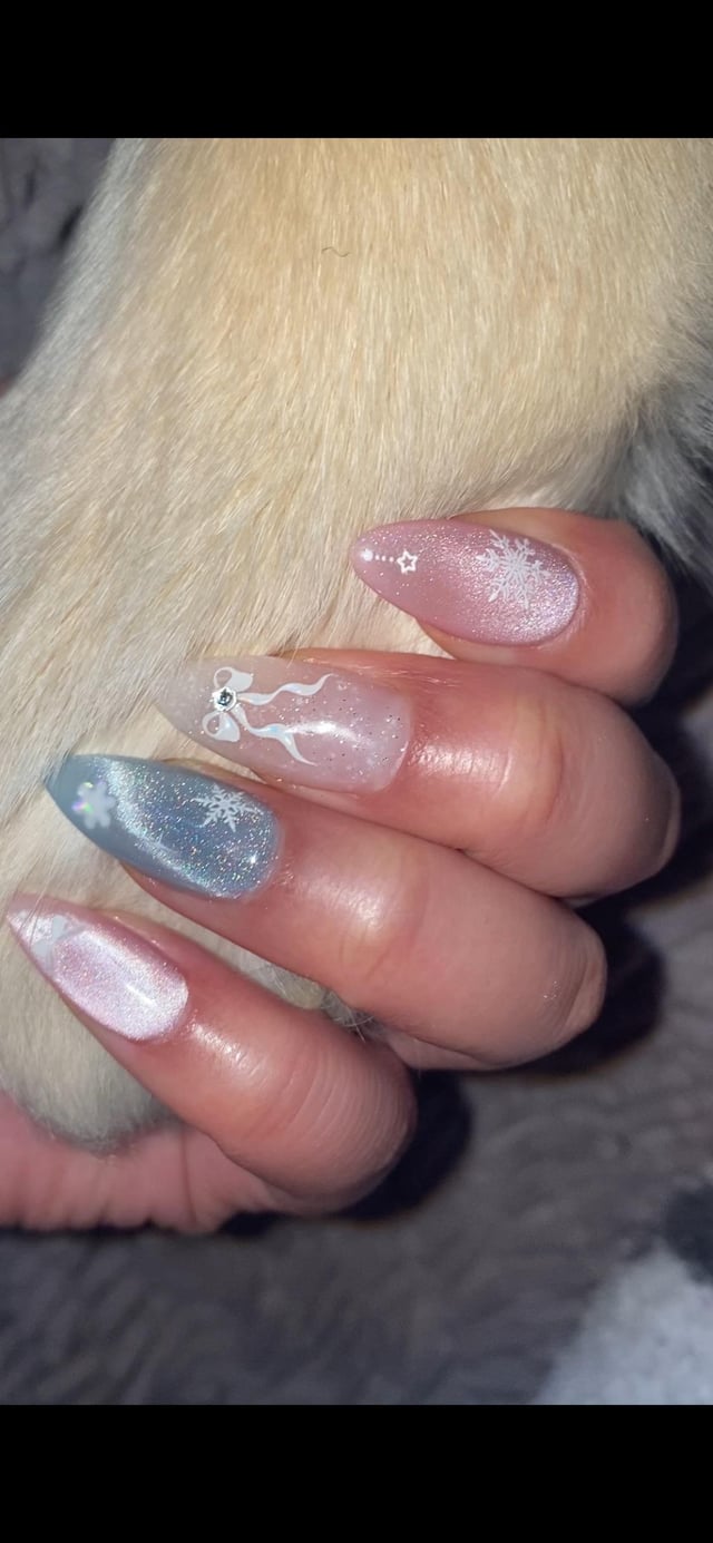 Shimmer Glitter Visual Idea — Winter Ombre Nails