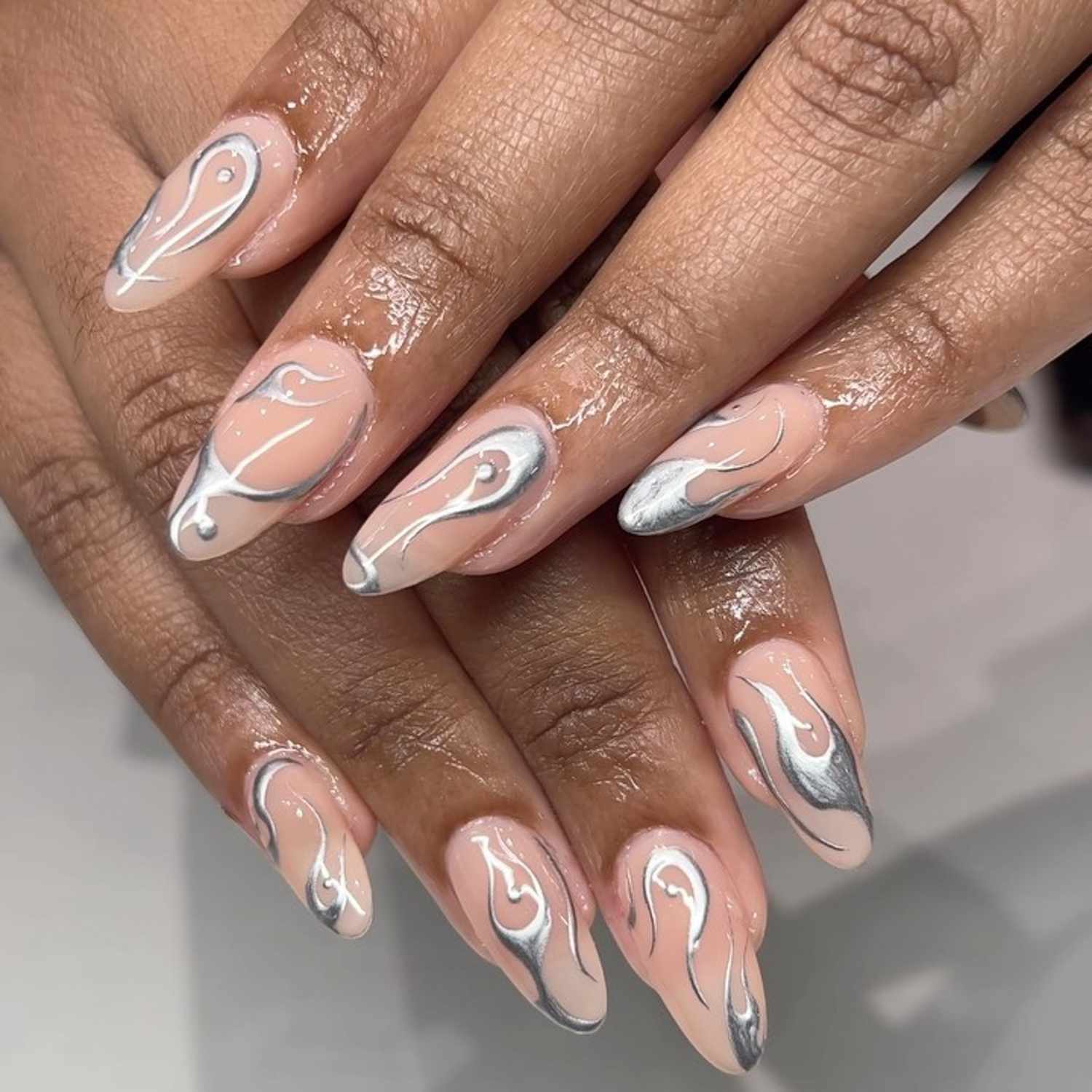 Chrome Visual Idea Chrome Visual Idea β Silver Chrome Nails