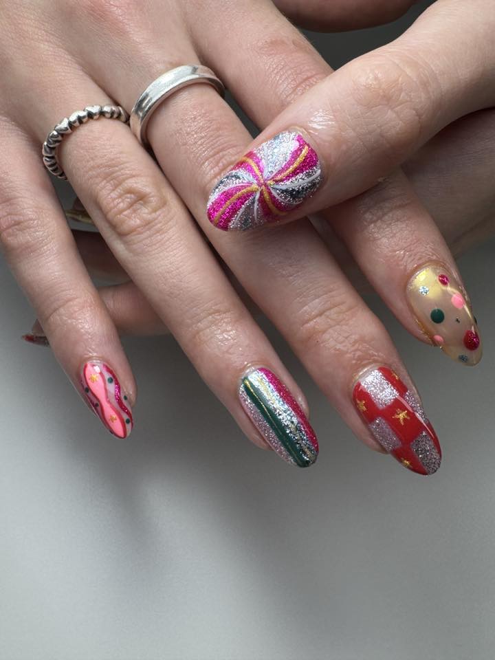 Glitter Swirls Stripes Dots Stars Nails Glitter Swirls Stripes Dots Stars Nails β Easy Christmas Nails 2026