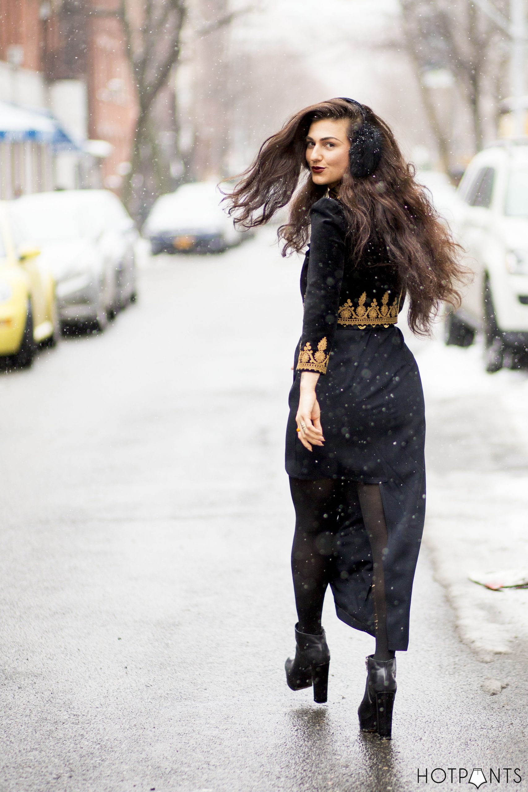 Black Fluffy Earmuffs with an Embroidered Velvet Dress for Evening Black Fluffy Earmuffs with an Embroidered Velvet Dress for Evening β Earmuffs Outfits