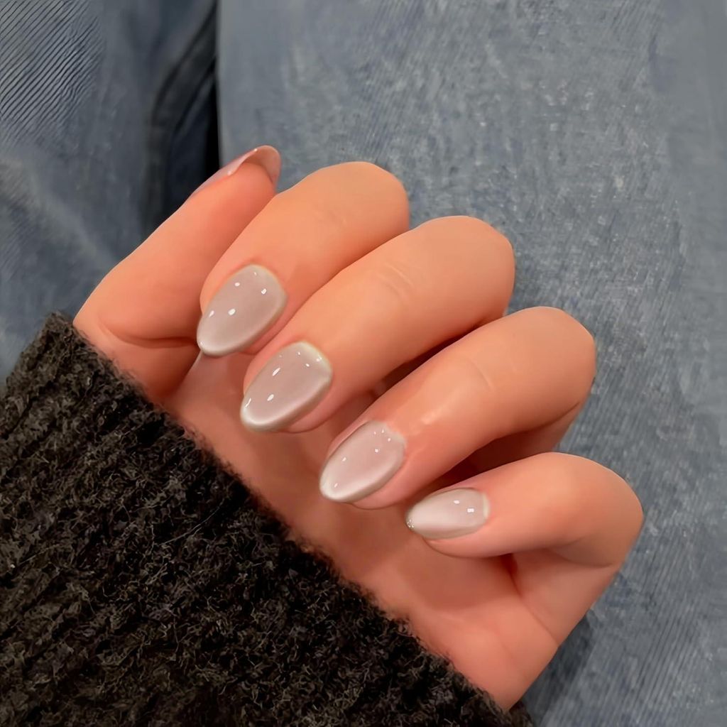 Cat-Eye Glossy Visual Idea — Short Winter Almond Nails