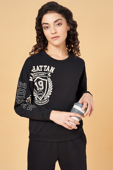 Graphic Print Sweatshirt with Matching Sweatpants Graphic Print Sweatshirt with Matching Sweatpants β Winter Athleisure Outfits