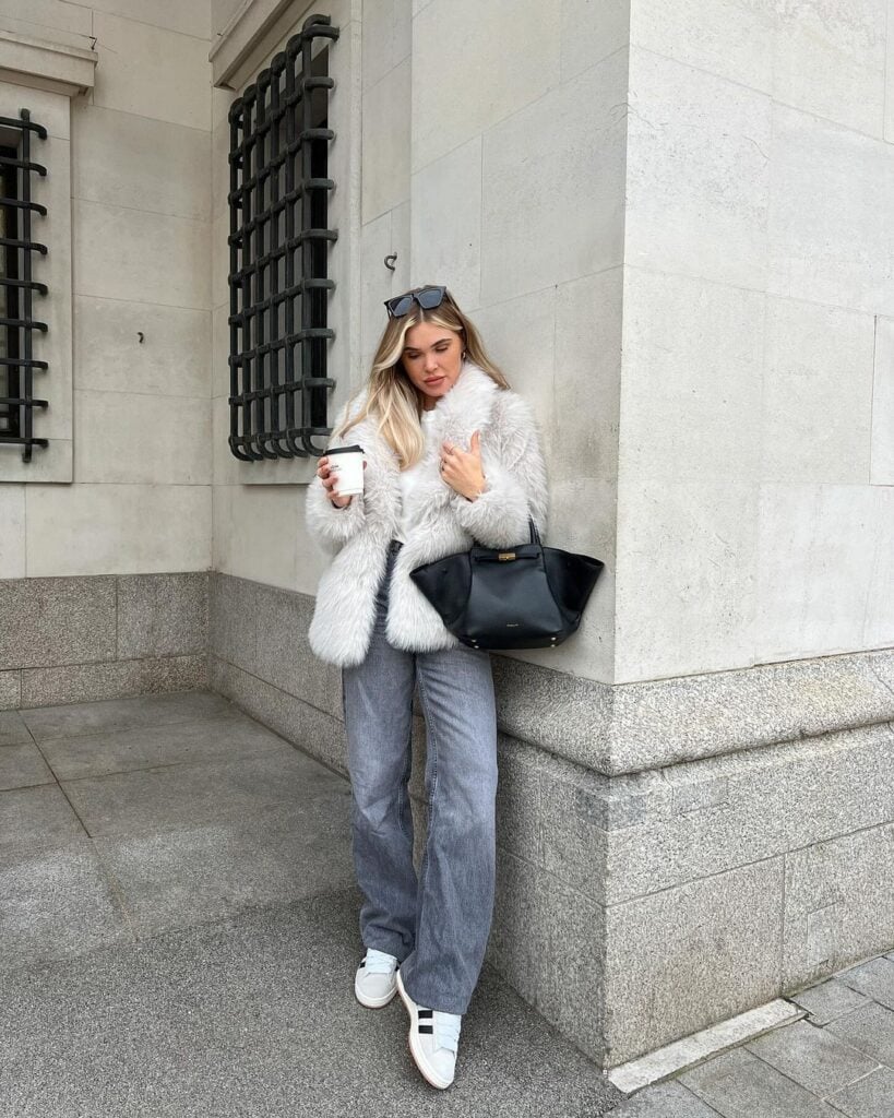 Grey Straight-Leg Jeans with White Faux Fur Coat Grey Straight-Leg Jeans with White Faux Fur Coat β Winter Outfits with Jeans