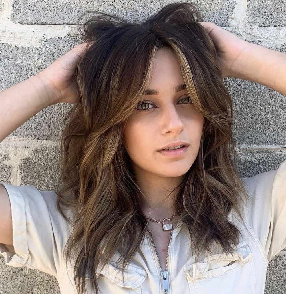 Collarbone Shag With Textured Waves — Medium Length Winter Haircuts