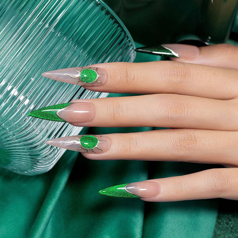 Winter Holiday Visual Idea Winter Holiday Visual Idea β Christmas Stiletto Nails 2026