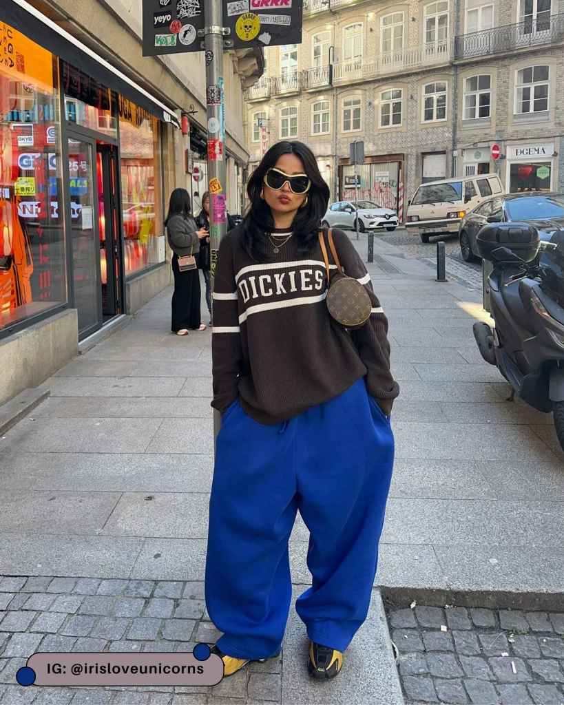 Vibrant Royal Blue Sweatpants with Striped Sweater Vibrant Royal Blue Sweatpants with Striped Sweater β Sweatpants Outfits