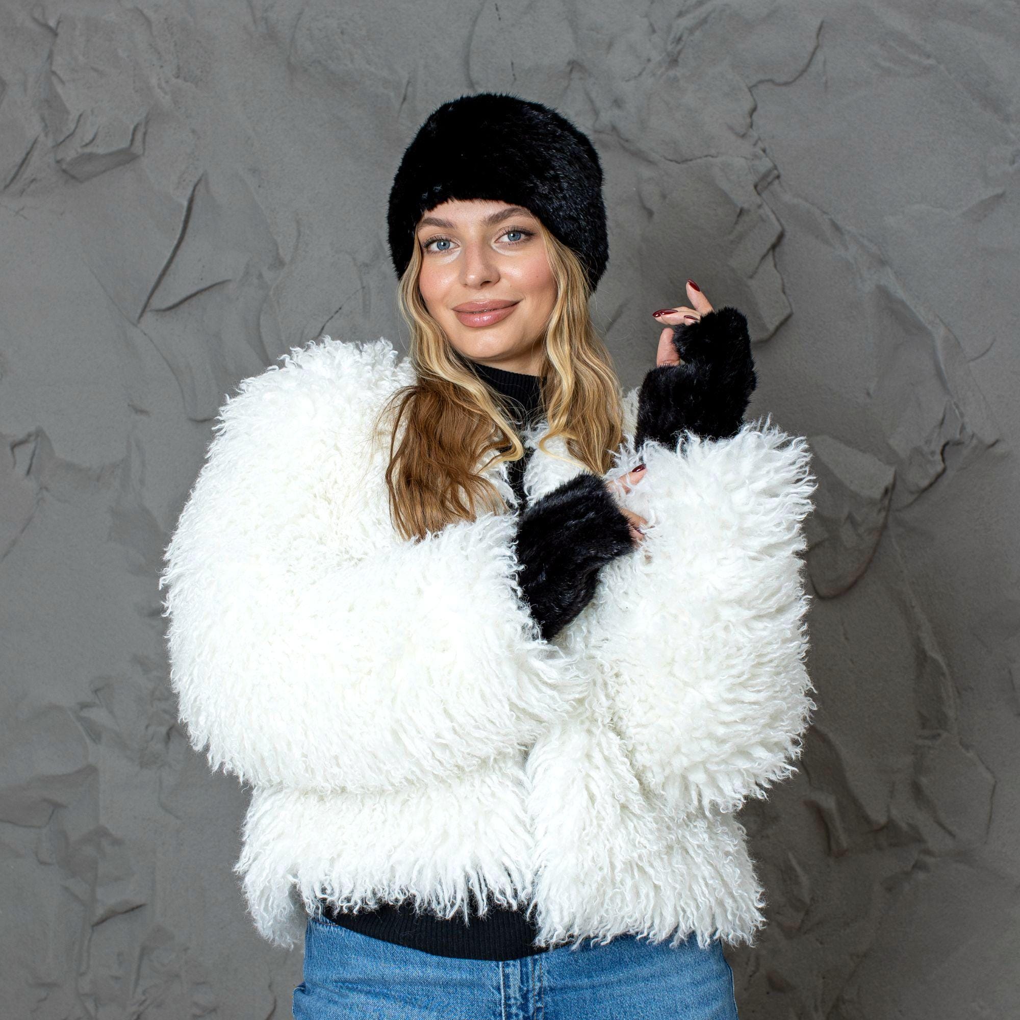 Black Faux Fur Earmuffs with White Textured Jacket and Denim Black Faux Fur Earmuffs with White Textured Jacket and Denim β Earmuffs Outfits