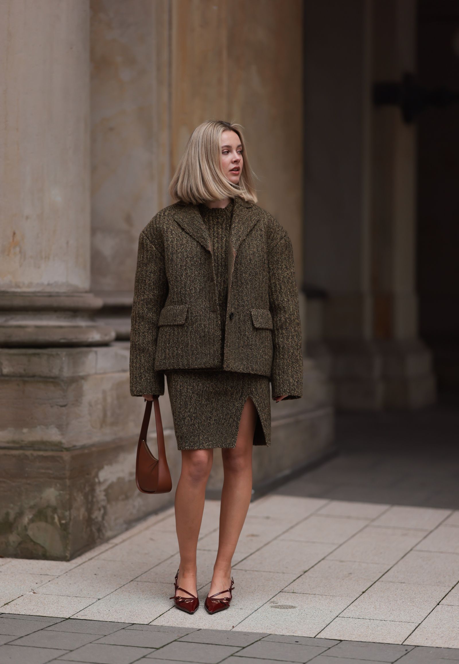 Brown Tweed Suit with Knit Top and Pointed Heels Brown Tweed Suit with Knit Top and Pointed Heels β Baddie Winter Outfits