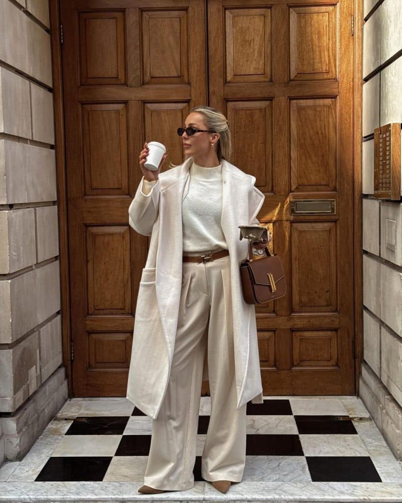 Monochromatic Cream and Beige Layers Monochromatic Cream and Beige Layers β Classy Winter Outfits