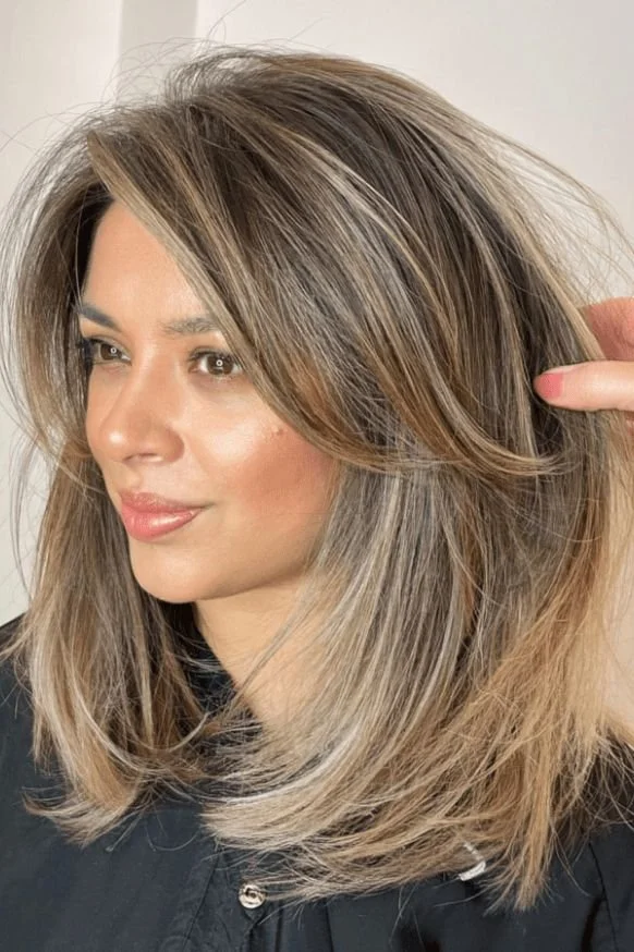 Collarbone Cut With Brown Highlights — Winter Haircuts with Curtain Bangs