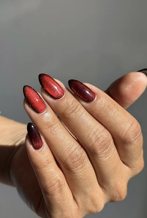 Red Cat-Eye Gradient Nails — Winter Red Nails