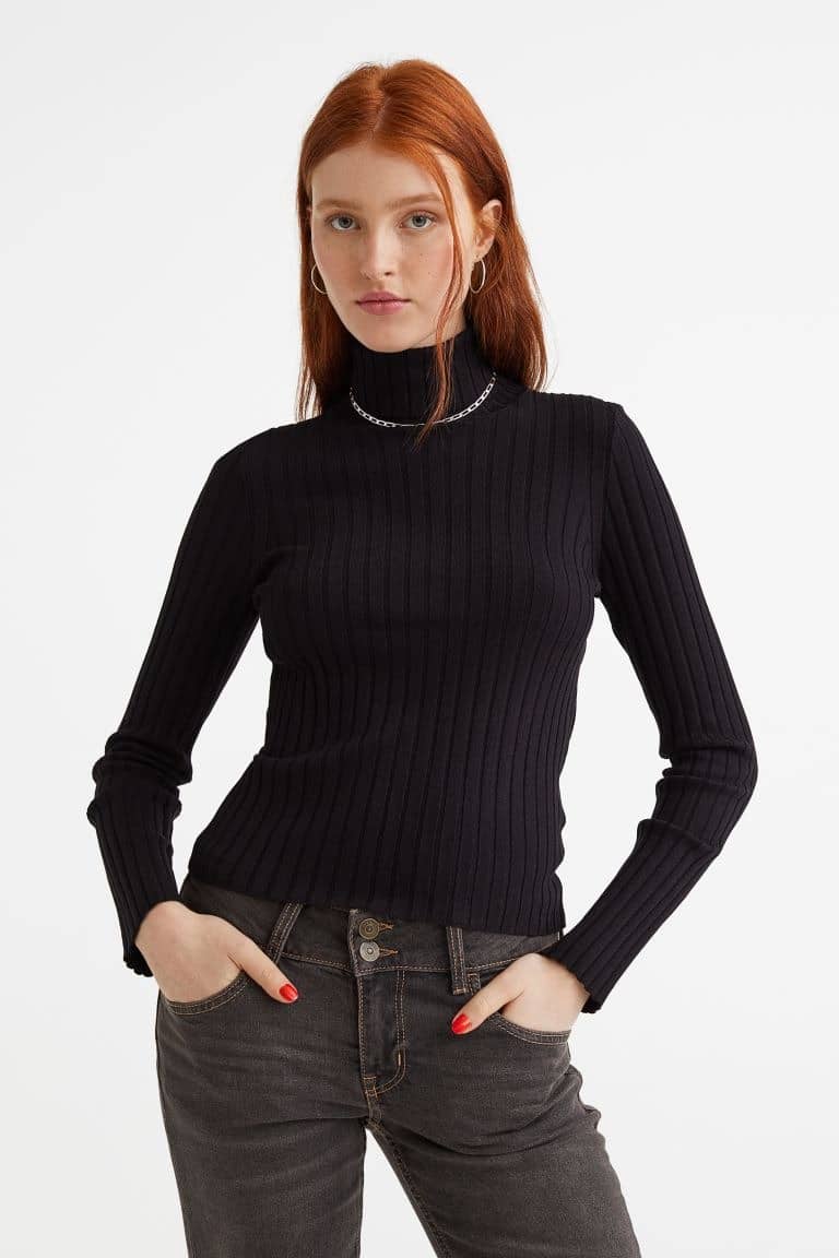 Tweed Mini Skirt with Black Turtleneck and Polka Dot Tights Tweed Mini Skirt with Black Turtleneck and Polka Dot Tights β Winter Work Outfits
