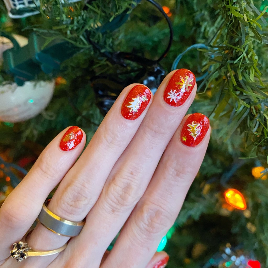 Red Glitter Gold Foil Christmas Trees Red Glitter Gold Foil Christmas Trees β Easy Christmas Nails 2026