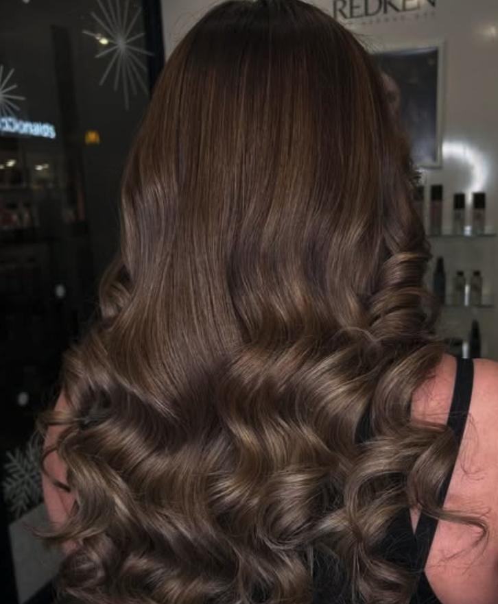 Mid-Back Cool-Toned Brown With Ash Blonde Highlights Mid-Back Cool-Toned Brown With Ash Blonde Highlights β Dark Winter Hair Colors