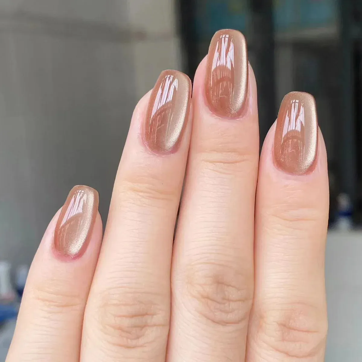 Medium Brown Gold Cat Eye Square Nails — Winter Cat Eye Nails