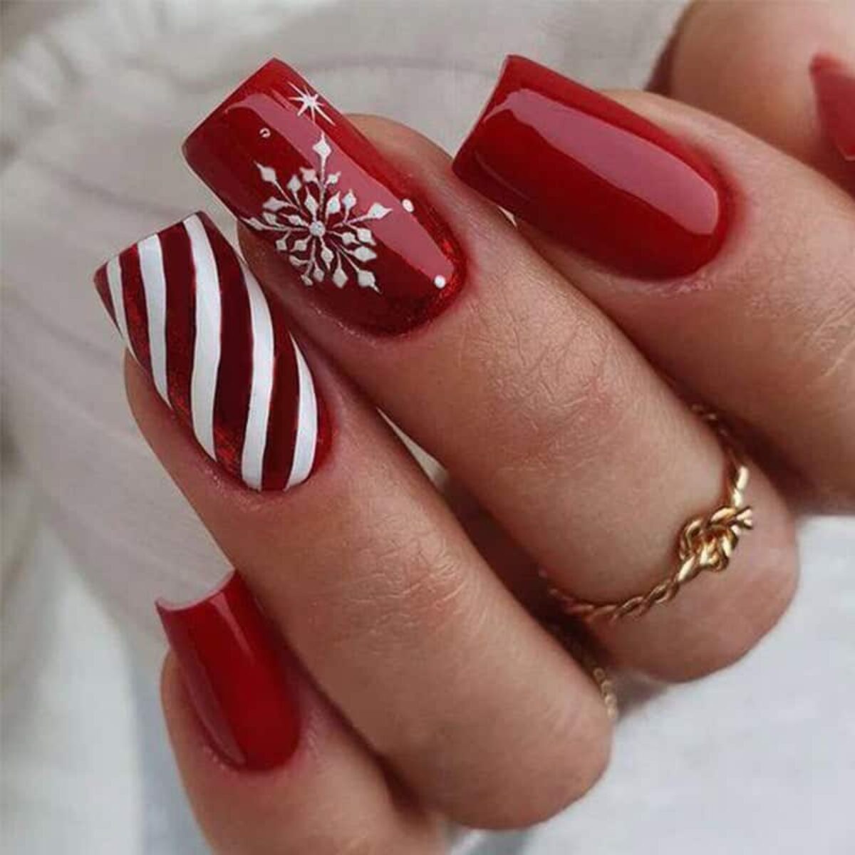 Medium Square Red with Snowflake and Stripes Medium Square Red with Snowflake and Stripes β Burgundy Christmas Nails 2026