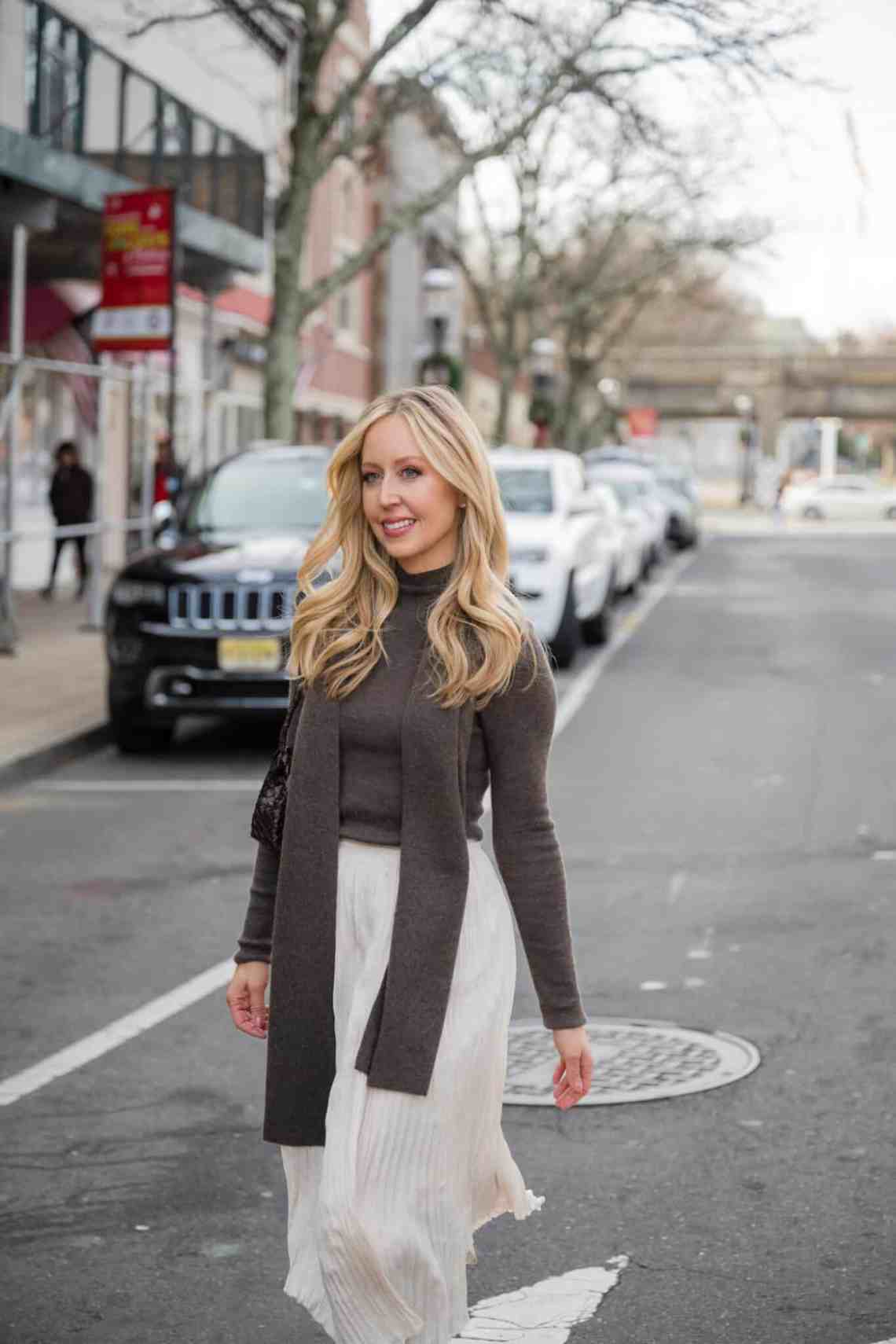 Dark Grey Turtleneck with White Pleated Midi Skirt Dark Grey Turtleneck with White Pleated Midi Skirt β Turtleneck Outfits